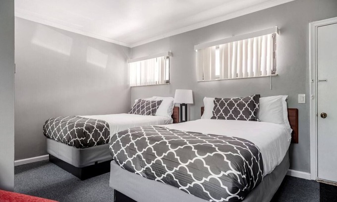 Riverview House | Browntown Room for 4: Comfort, WiFi and Parking