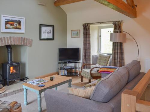 Kirkby Stephen House | Cozy Brow View Cottage: Pet & Child Friendly Retreat