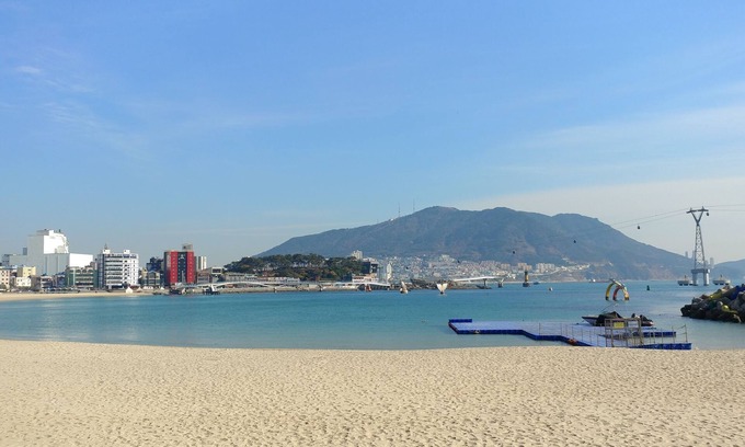 Seo Hotel | Explore Brown-Dot Songdo: Ideal for Families with Breakfast