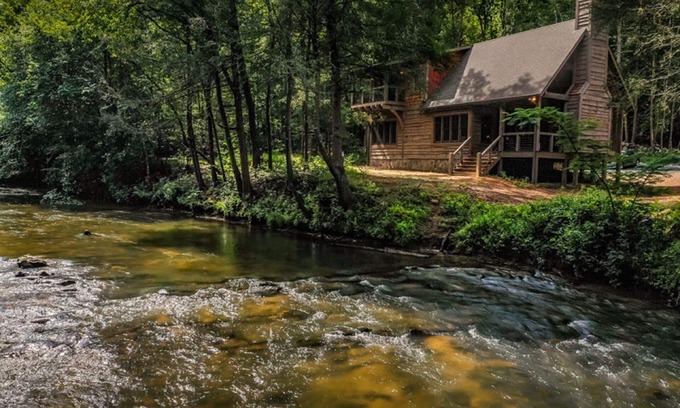 McCaysville Cabin | Discover Brown Trout Lodge: Riverfront & Dog-Friendly Retreat