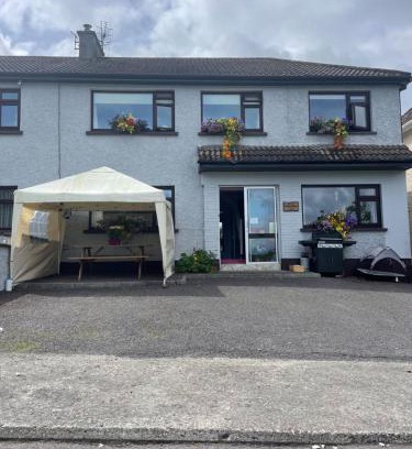 Bantry Bed & Breakfast | Inviting Bru Na Pairc B&B: Family-Friendly with Hot Tub
