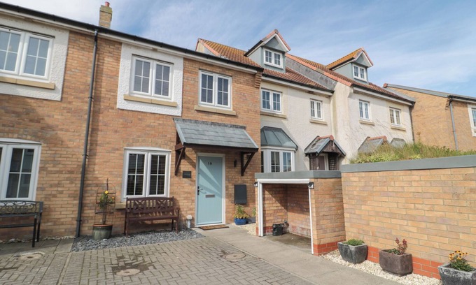Beadnell Cottage | Pet-Friendly Brucap Cottage with Oceanfront Views in Beadnell