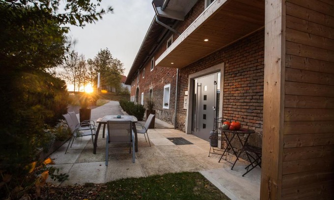 Ansfelden Hotel | Discover Brucknergut: Family-Friendly Retreat with High Ratings