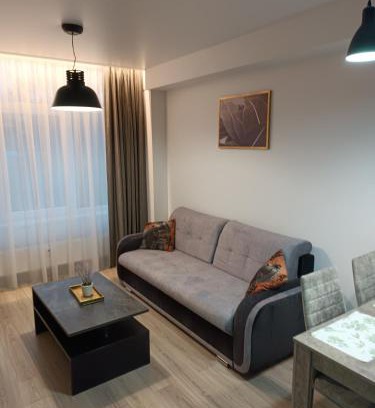 Siauliai Apartment | Welcoming Bruklinas: Family-Friendly Retreat, Rated 9.4