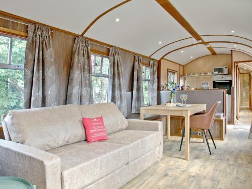 Dawlish Warren Cabin | Charming Brunel Boutique Railway Carriage - 4 Star Retreat