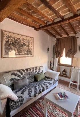 San Quirico d'Orcia House | Pet-Friendly Retreat at Brunhouse with Impressive 9.1 Rating
