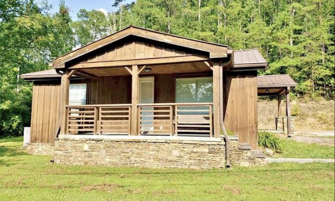 Ashley Oaks Cabin | Cozy Brushy Mtn Bungalow Near Windrock Park Trails