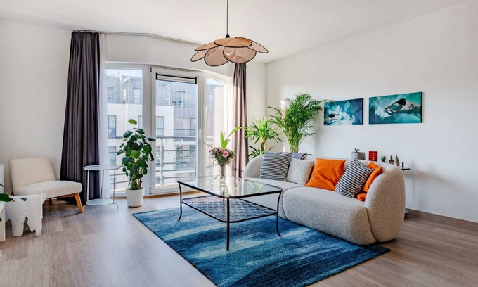 Upper Town Apartment | Elegant Brussels Royal Design Residence with Breakfast & Kitchen