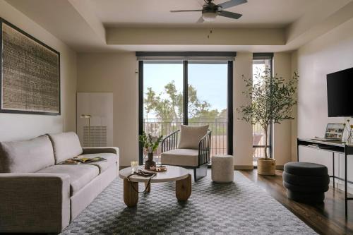 Jefferson Park Apartment | Family-Friendly Sonder at Skyline with Pool Access