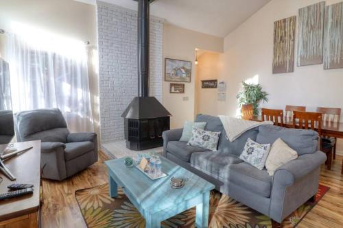 Basye Ski Chalet | Relaxing Bryce Chalet Retreat with Pool & Hot Tub