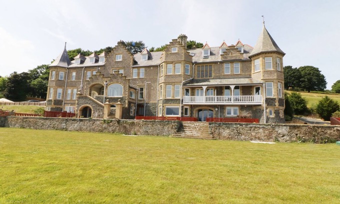 Menai Bridge Apartment | Relax at Bryn Mel Apartment with Oceanfront Views