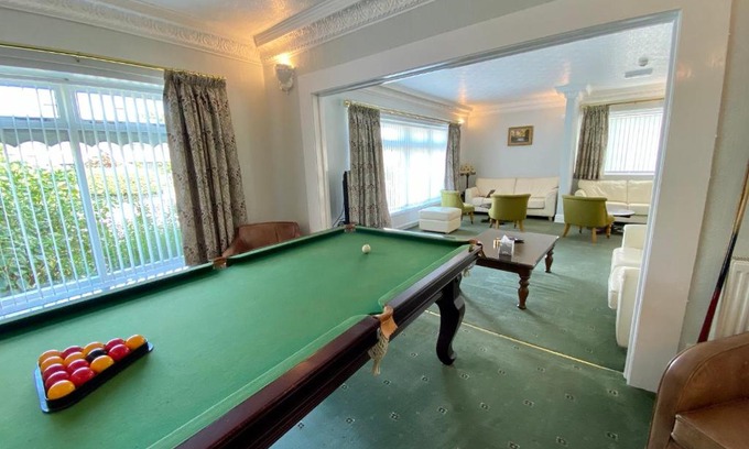 Garn Fadryn Bed & Breakfast | Explore Bryn Noddfa: Pet-Friendly Ocean View Retreat