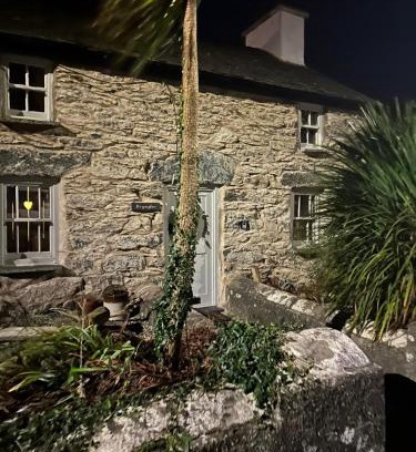 Llanfachraeth Villa | Relax at Brynglas Cottage with Hot Tub in Beautiful Anglesey