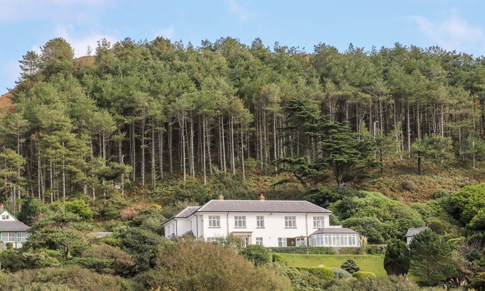 Aberdovey House | Pet-Friendly Bryn Morwydd: Top-Rated Cottage in Aberdovey
