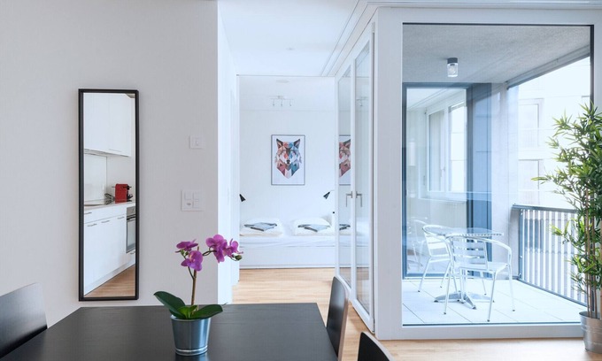 Basel City Centre Apartment | Modern BS Squirrel I - Messe HITrental Apartment Awaits