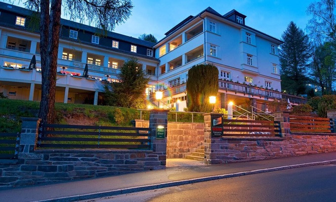 Bad Elster Hotel | Relax at BSW - Vitalhotel Weisse Elster with Spa & Pool
