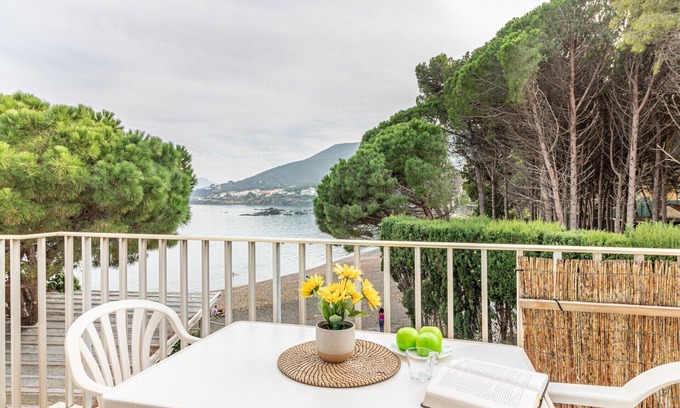 Santa Margarida Apartment | Cozy BT Apartments in Llanca with Oceanfront Views