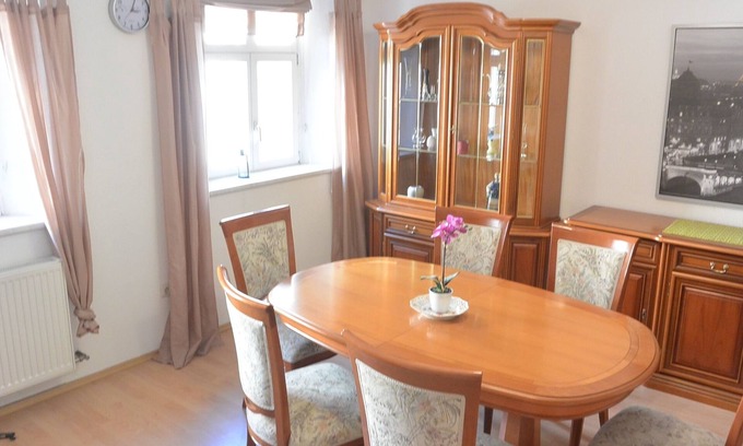Bayreuth Apartment | BT Center Gallery Apartment: Guest Rated 10/10 with Breakfast