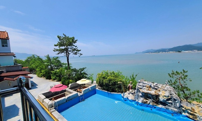 Buan-gun Hotel | Eco-Friendly Stay at Buan Byeonsan Special with Breakfast