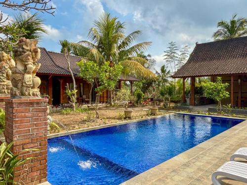 Melayang Bed & Breakfast | Buana Sari Villas by AGATA
