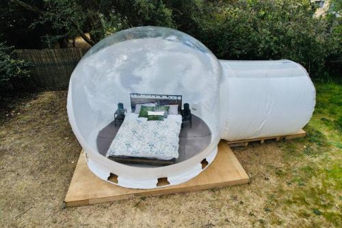 Armidale Villa | Unique Bubble Tent Glamping & Cozy 3-Bedroom Retreat