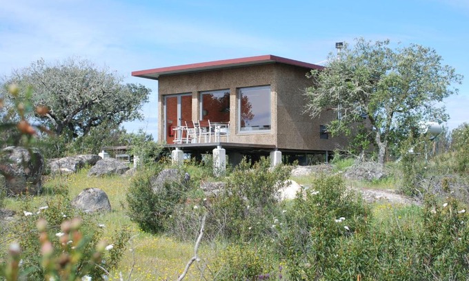Vimieiro House | Relaxing Off Grid Nature Retreat at Bubulcus and Bolotas