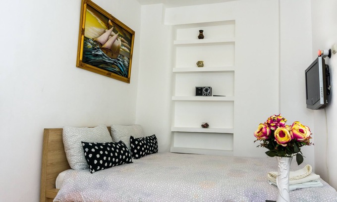 Bucharest City-Centre House | Cozy Private Room in Bucharest Center with Free WiFi