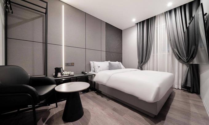 Bucheon Hotel | Eco-Friendly Retreat at Bucheon Some with Family Amenities