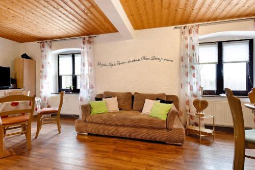 Kirchenlamitz Apartment | Pet-Friendly Buchhaus Vier with Pool and Family Amenities