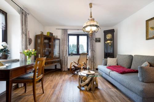Kirchenlamitz Apartment | Experience Comfort at Buchhaus Vier with Pool & Pet-Friendly