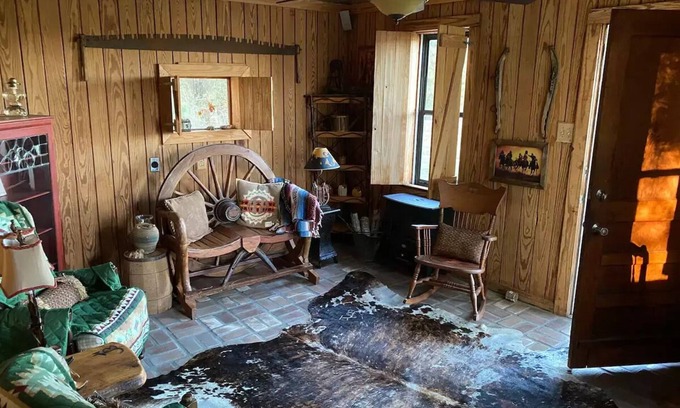Webster Parish Cottage | Experience the Bucking Bull Bunkhouse on a Scenic Farm