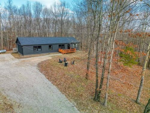 Logan House | Buckingham Woods I Hocking Hills