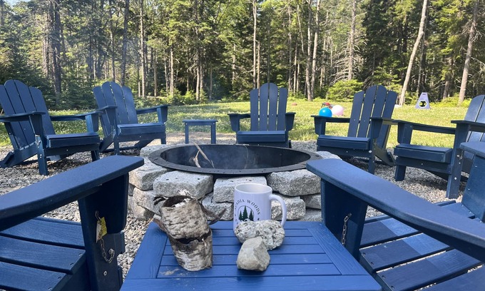 Town Hill Cottage | Charming Buckle Bungalow: Steps from Acadia National Park!