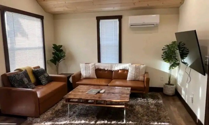Buckley Apartment | Explore Buckley Lodging: Guest Rated 10/10 with Breakfast