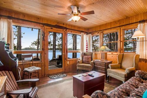 Three Lakes House | Explore Bucky's PineIsle Retreat: Family-Friendly Getaway