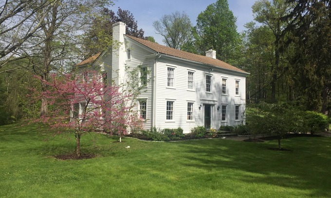Pine Bush House | Charming Federalist Retreat with Pool Near Millbrook, NY