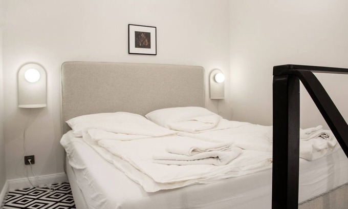 Erzsebetvaros Apartment | Discover Budaguide A10-2: Ideal Central Retreat for 3