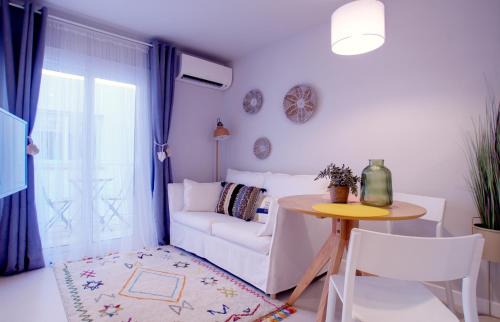 Sant Antoni de Calonge Apartment | Pet-Friendly Beach Studio 24: Budget-Friendly Getaway