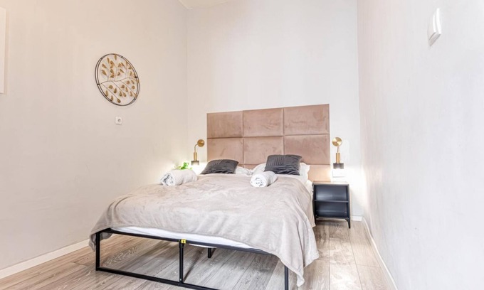 Rudolfsheim-Funfhaus Apartment | Affordable 2+1 Haven: Family-Friendly Retreat in Central Vienna