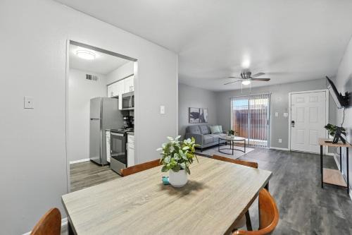 Southridge Apartment | Budget-friendly 2bd Apartment I Free Parking