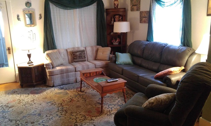 Adams House | Budget-Friendly Haven: 30 Minutes to Wisconsin Dells!