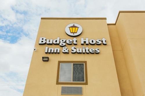 Sugar Land Hotel | Pet-Friendly Comfort at Budget Host Inn & Suites