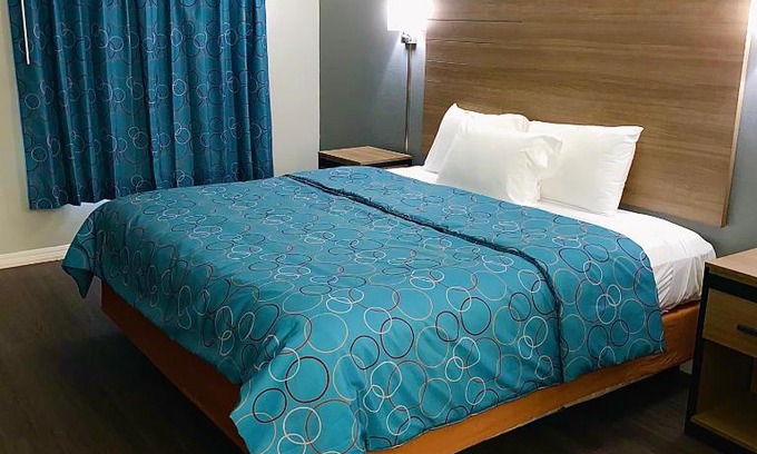 Vernon Hotel | Budget-Friendly Stay at Budget Host Inn - Family Friendly