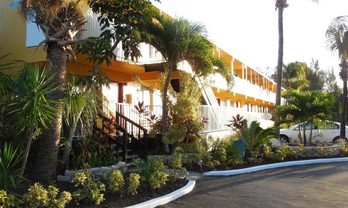 Punta Gorda Hotel | Budget-Friendly Stay at Budget Inn Punta Gorda with Pool