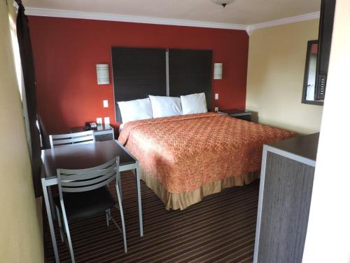 Temple Hotel | Budget-Friendly Stay at Budget Inn Temple, Pet & Child Welcome
