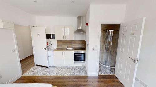 Rathmines Apartment | Affordable Studio Retreat in Rathmines with Family Amenities