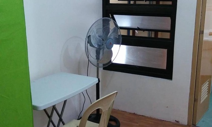 Pio del Pilar House | Cozy Budget Studio Unit in Makati with Breakfast Included