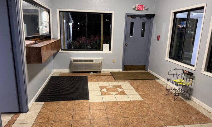 Columbus Hotel | Affordable Comfort at Budgetel Inn & Suites with Breakfast