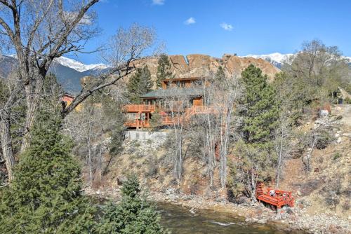 Buena Vista House | Tranquil Buena Vista Retreat Steps From Arkansas River