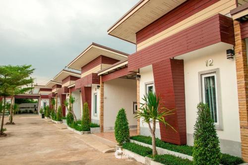 Bung Khong Long Resort | Relax at Buengngarm Resort with Family-Friendly Amenities